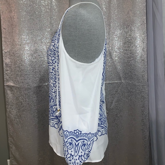 GUESS cold shoulder top - Picture 3 of 7